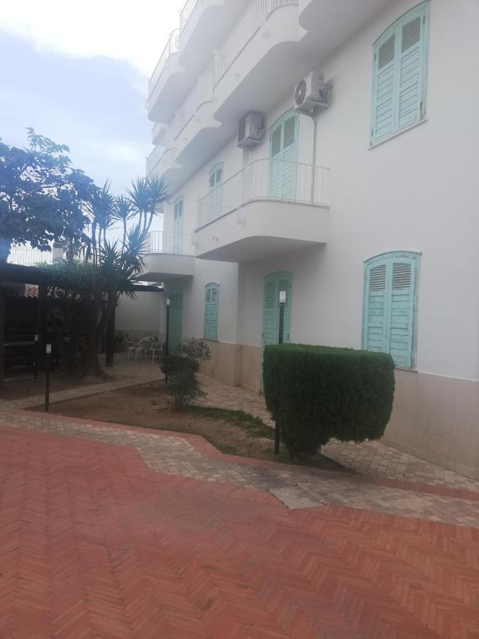 Villa Parisi Бари Екстериор снимка